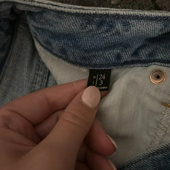 Abercrombie & Fitch Cutoff Jean Shorts Light Wash Festival Distressed - Picture 3 of 7